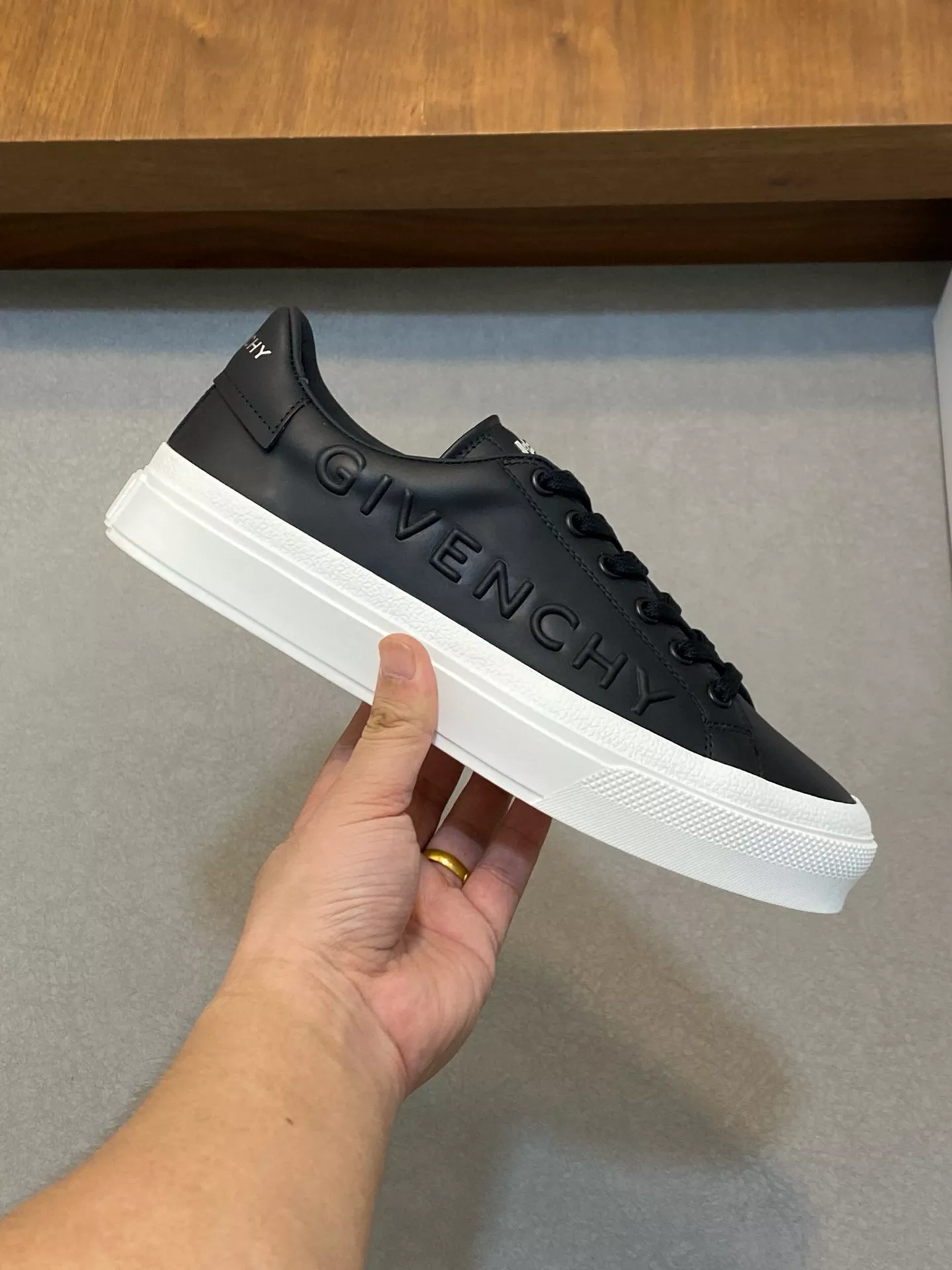 givenchy decontractees chaussures pour homme s_12b4ab01